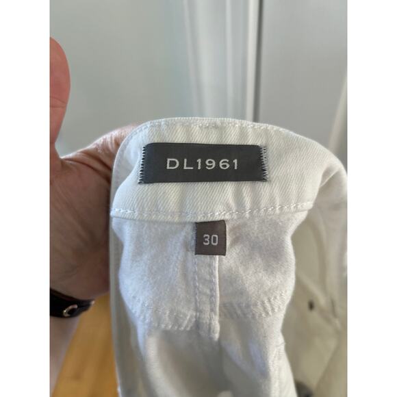 DL1961 Karlie Boyfriend Cut Off Roll Hem White Denim Shorts - Picture 6 of 7